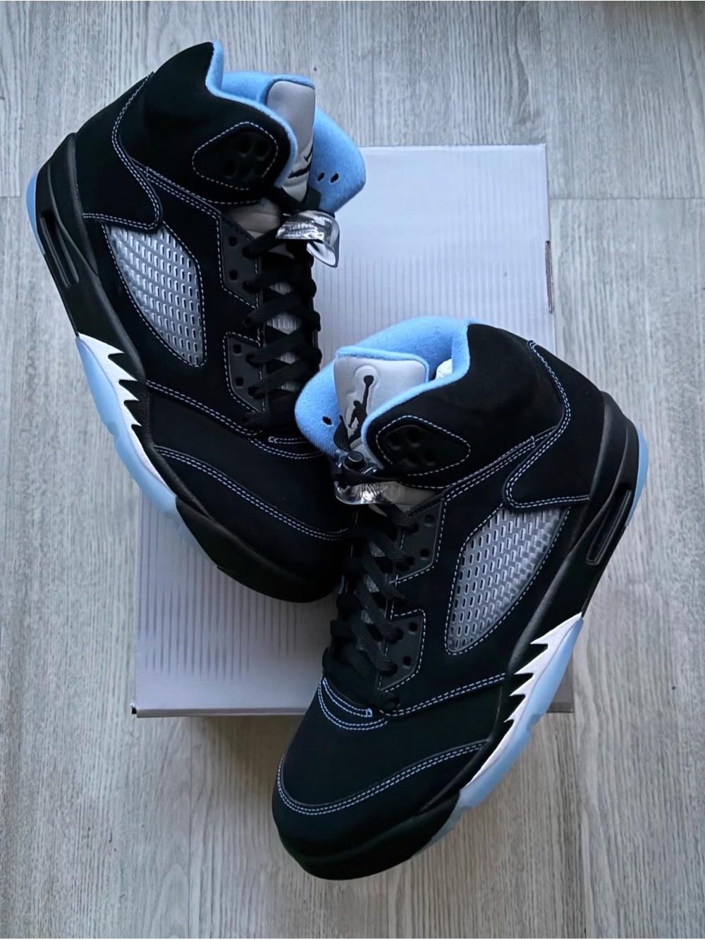 Jordan 5 Retro
Black University Blue (2026) (